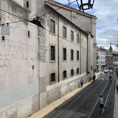 Bairro Alto * ליסבון