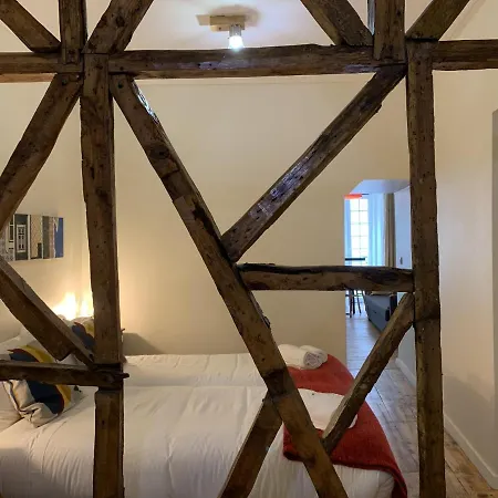 Flh Bairro Alto Flats شقة *